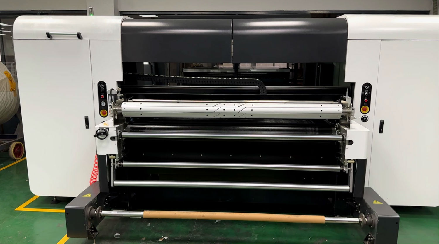 如(ru)何選擇(zé)數碼印(yin)花機來(lái)提高色(sè)彩的一(yī)緻性?