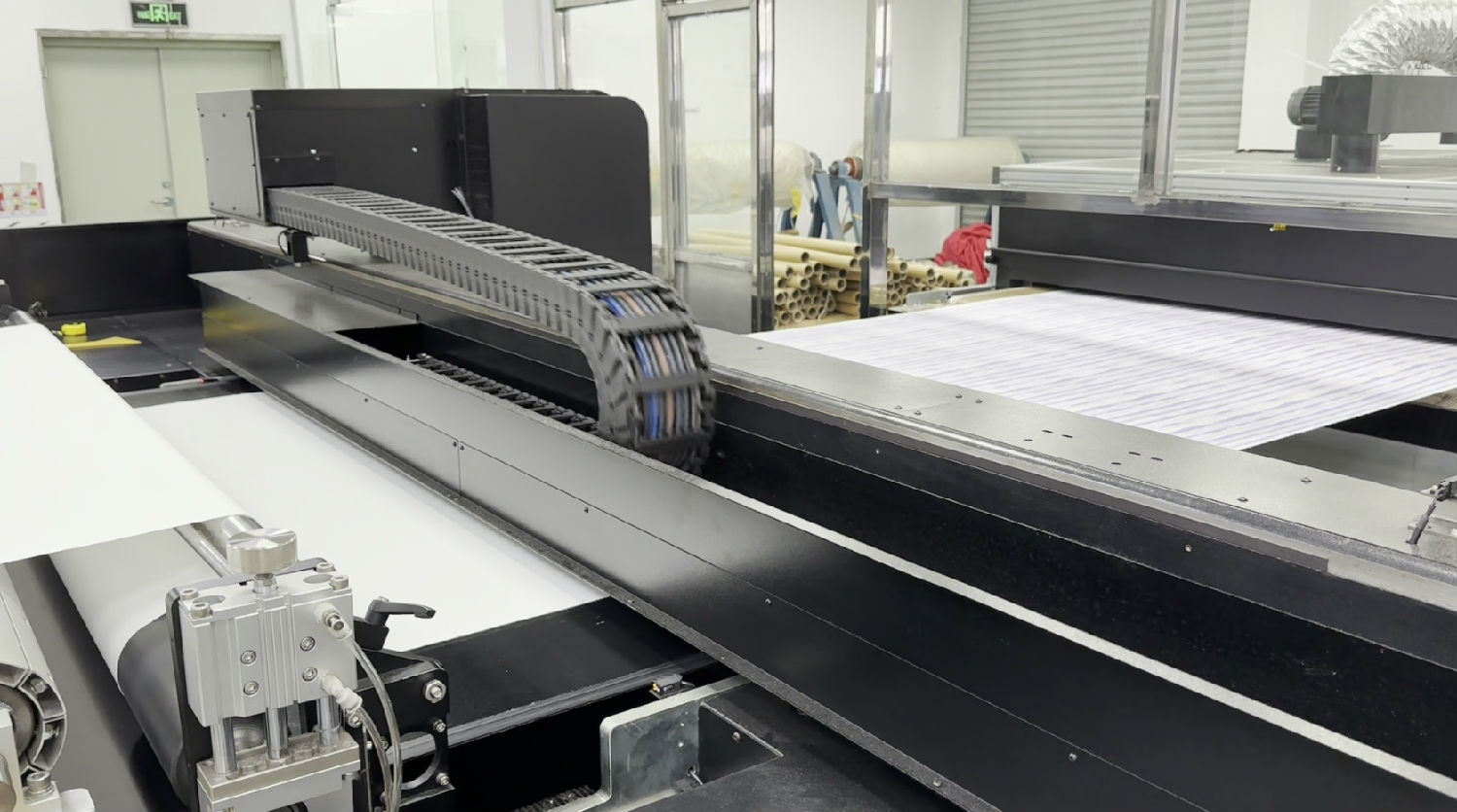 影響數(shu)碼印花機打印(yin)精度的8個因素(sù)