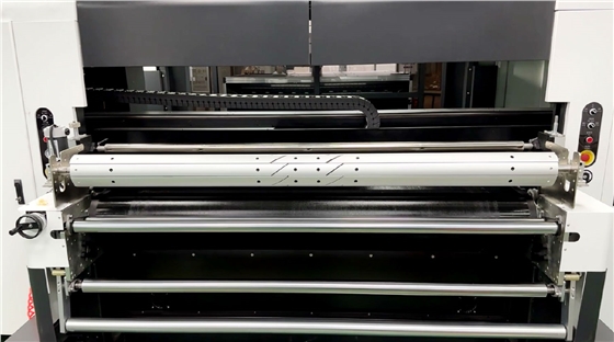 數碼(mǎ)印花機防高溫(wen)的保養技巧